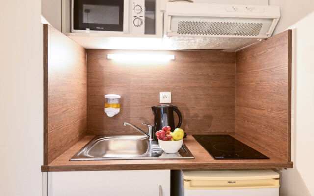 Kitchenette équipée à Saint-Cyr-l’École.