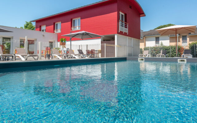 Piscine extérieure de la résidence Nantes La Beaujoire